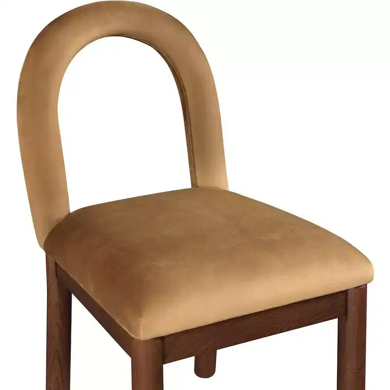 Meridian Furniture, Chaise de salle à manger en velours Conrad
