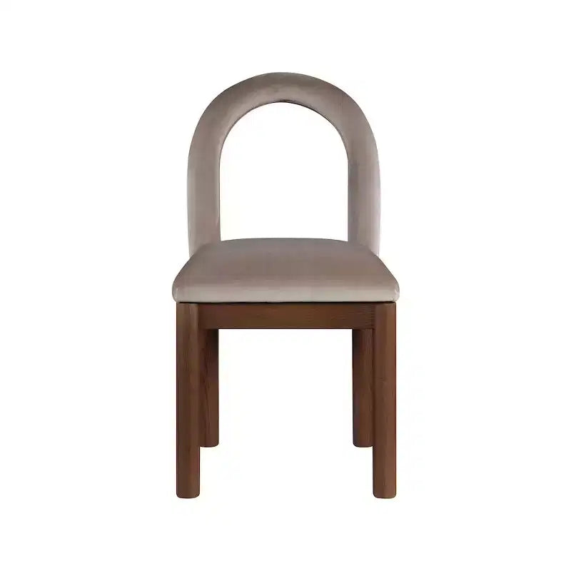 Meridian Furniture, Chaise de salle à manger en velours Conrad