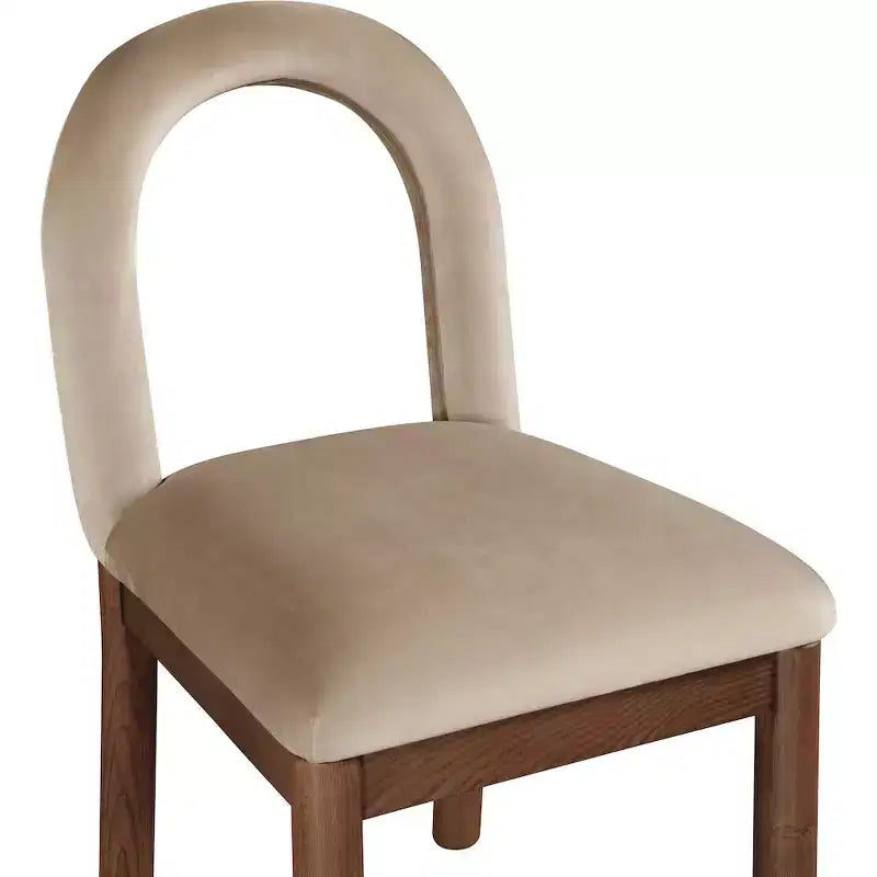 Meridian Furniture, Chaise de salle à manger en velours Conrad