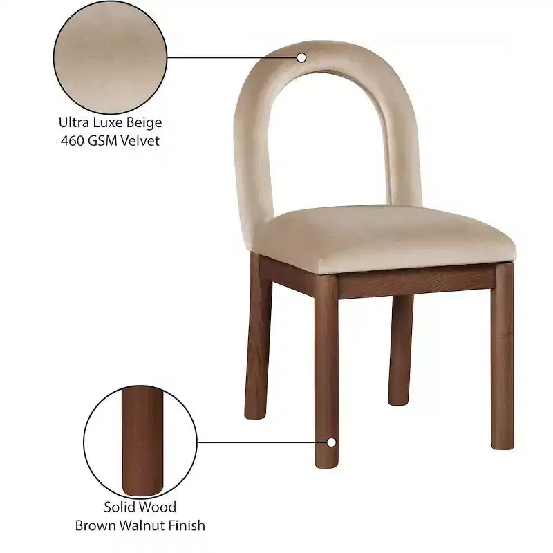 Meridian Furniture, Chaise de salle à manger en velours Conrad