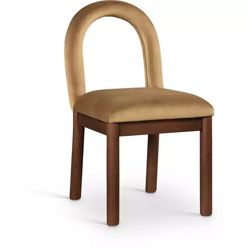 Meridian Furniture, Chaise de salle à manger en velours Conrad