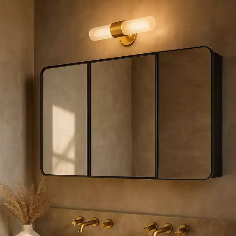 TEHOME Armoire de toilette triple porte avec miroir, cadre en métal noir, fermeture douce, étagères en verre réglables, montage en surface ou encastré