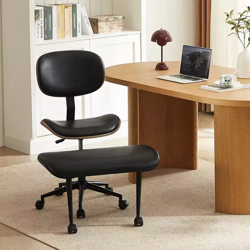 Sedia ergonomica incrociata in pelle PU, con base girevole, ruote e struttura in legno curvato – Supporto lombare per ufficio, yoga e meditazione