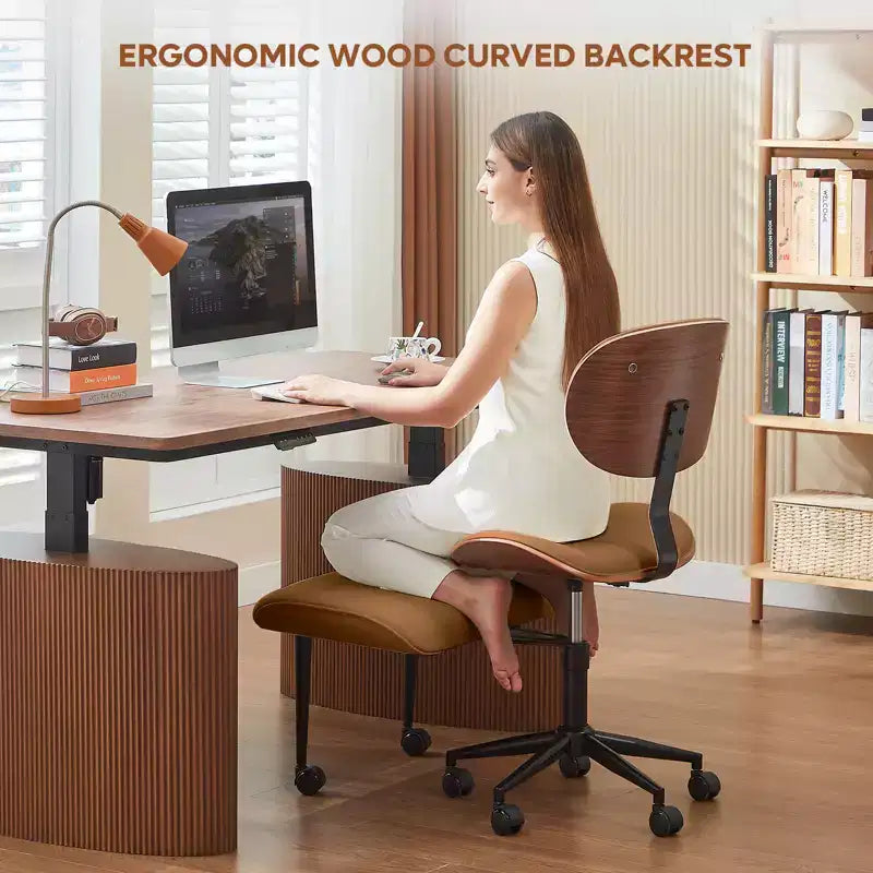 Sedia ergonomica incrociata in pelle PU, con base girevole, ruote e struttura in legno curvato – Supporto lombare per ufficio, yoga e meditazione