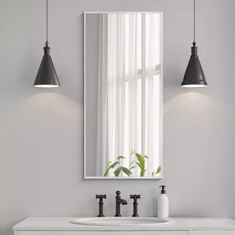 Specchio da Parete Rettangolare con Cornice Sottile in Metallo, 91 cm A x 61 cm L