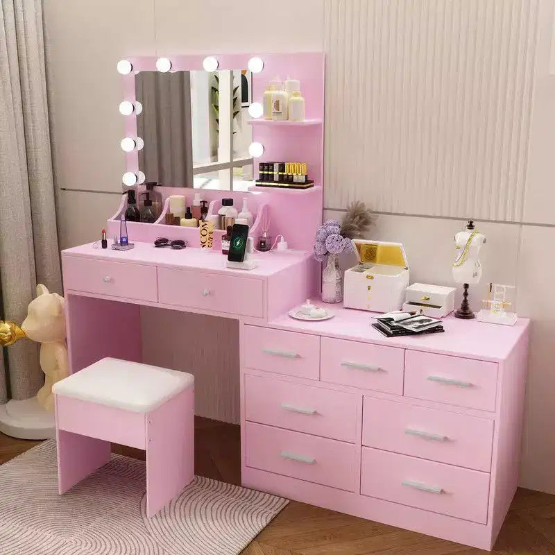 Grande coiffeuse grise avec lumières