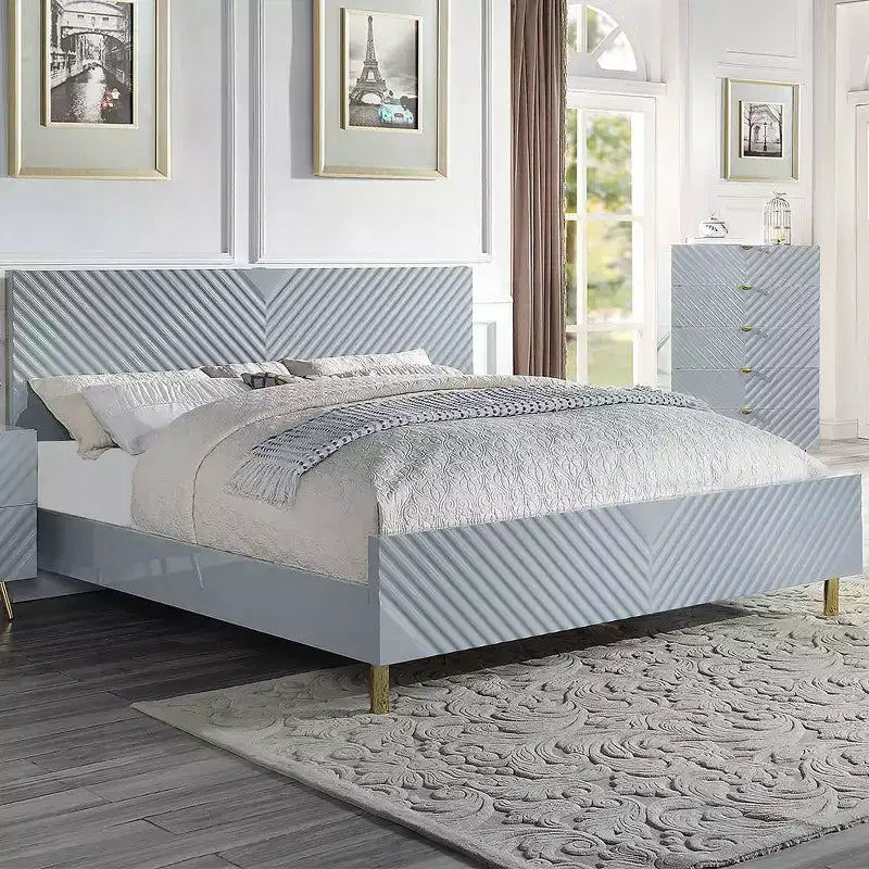 Lit Queen Gaines gris au fini très lustré Acme Furniture